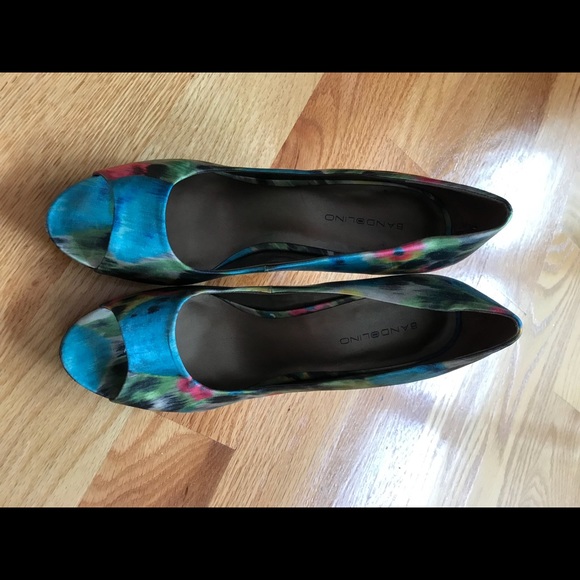 The Perfect Heel to Accessorize a LBD - Picture 3 of 6